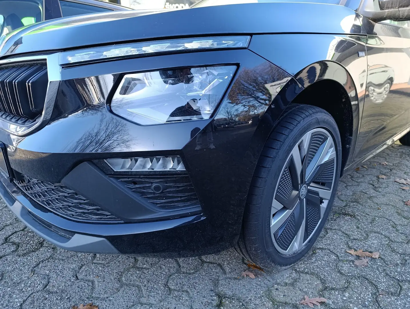 Skoda Kamiq Selection Schwarz - 2