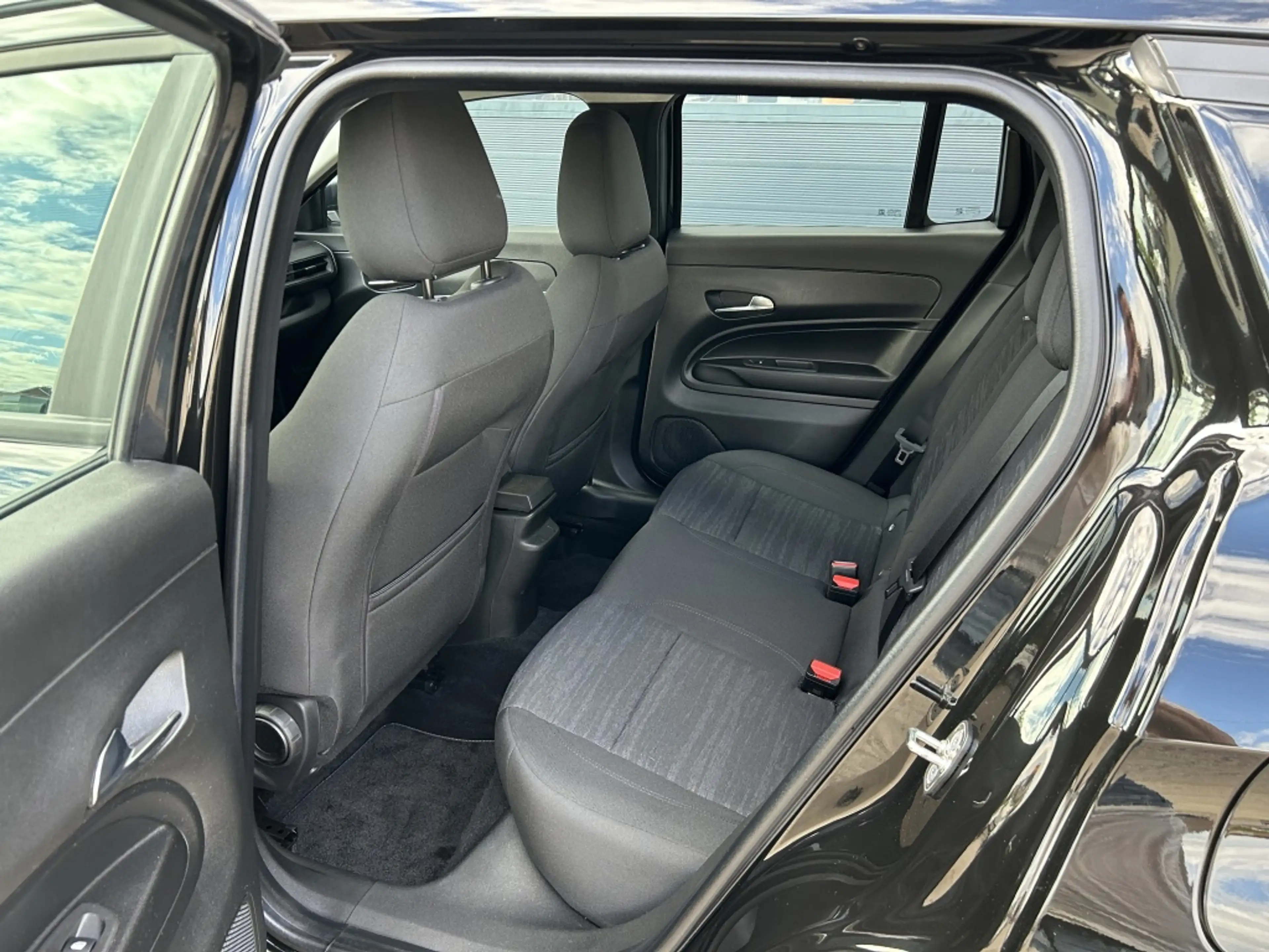 Jeep Avenger 54 kWh 156pk Aut Longitude / SOH 97% — photo 7
