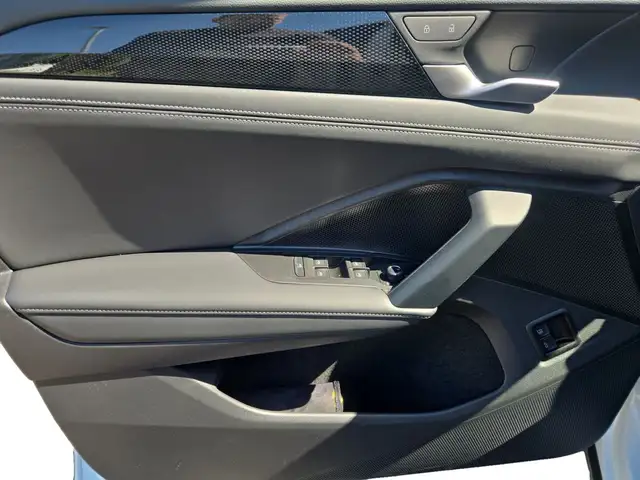 Volkswagen Tiguan view 11