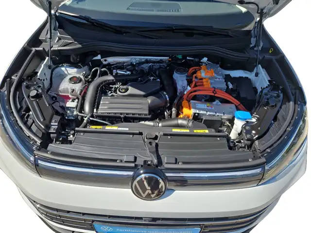 Volkswagen Tiguan view 12