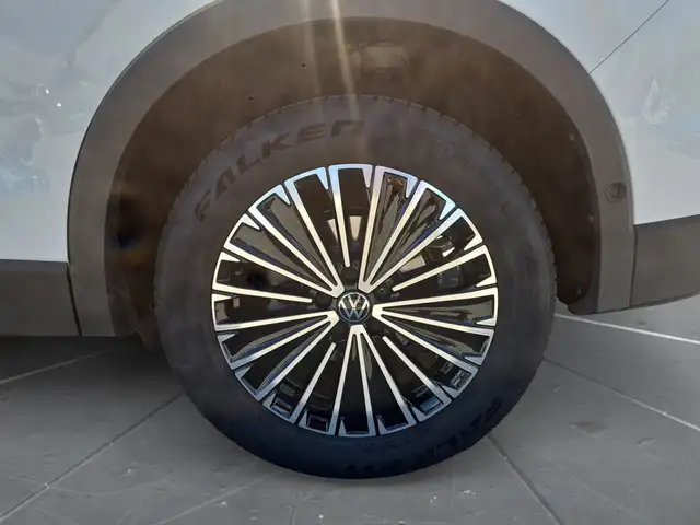 Volkswagen Tiguan view 15