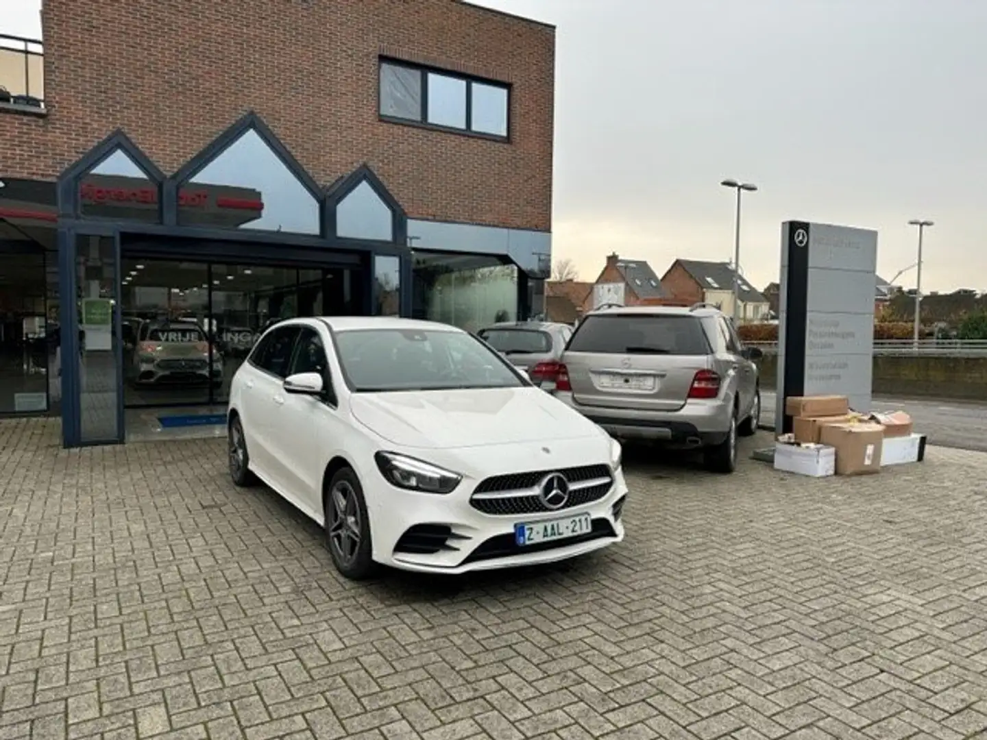 Mercedes-Benz B 250 e AMG - Zetelverw - Cam - Apple Car - LED Blanc - 1