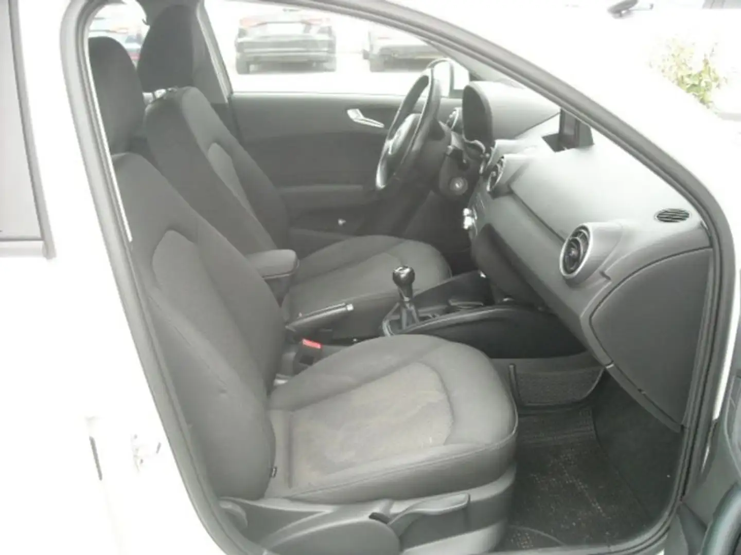 Audi A1 A1/S1 SPB Sportback 1.6 TDI Attraction Bianco - 2