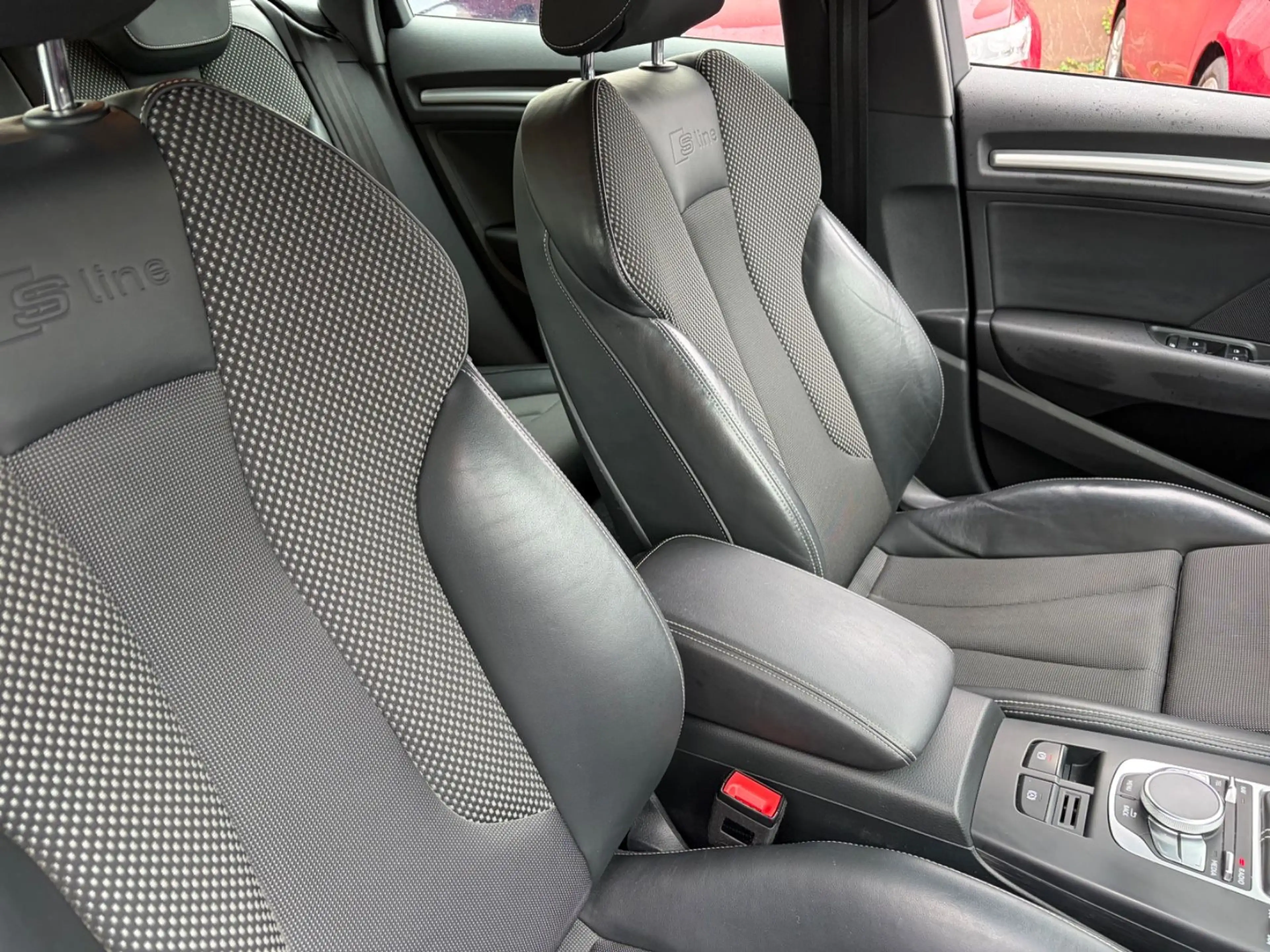 Audi A3 Sportback S line Sportpaket — photo 13
