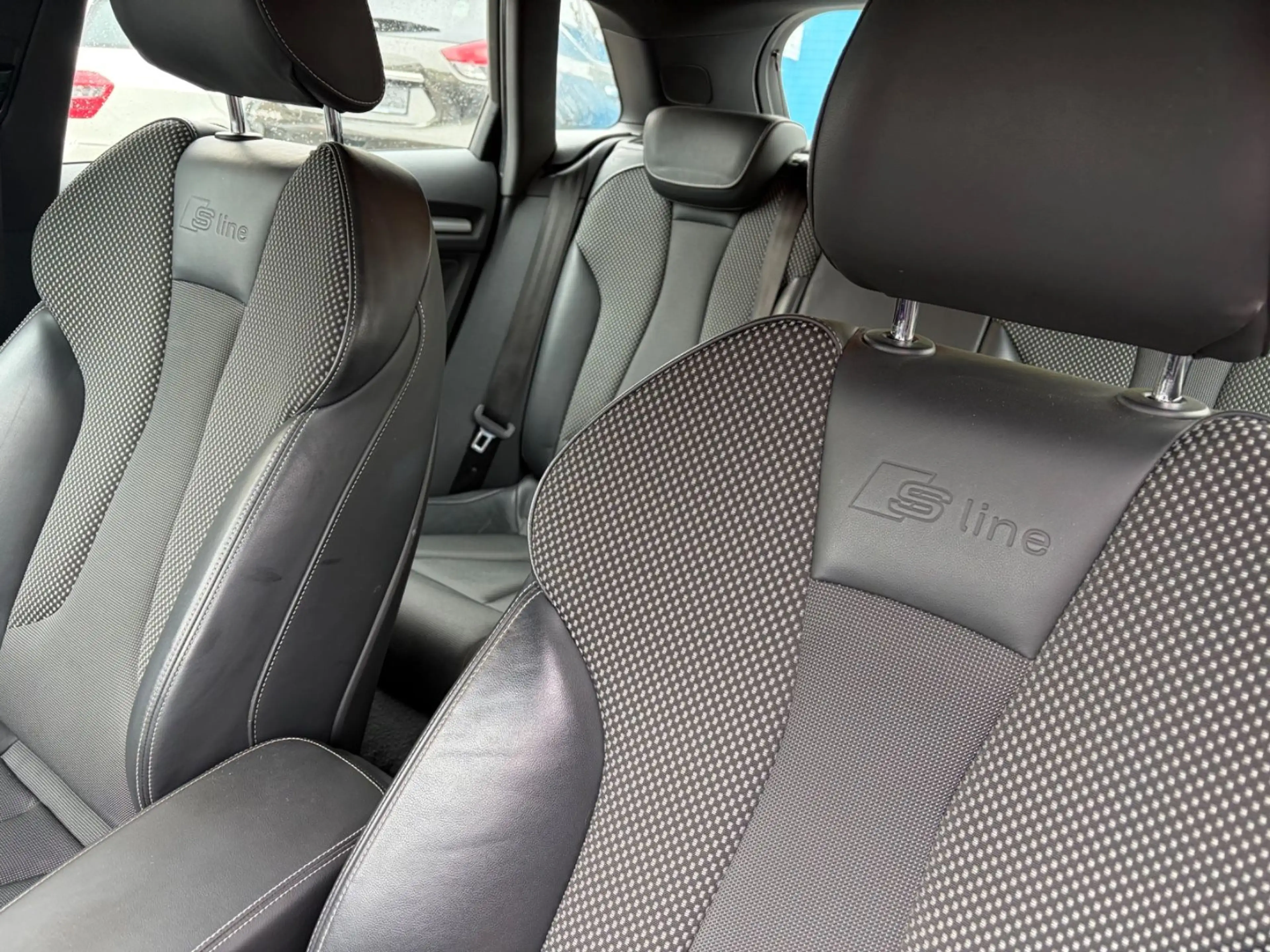 Audi A3 Sportback S line Sportpaket — photo 11