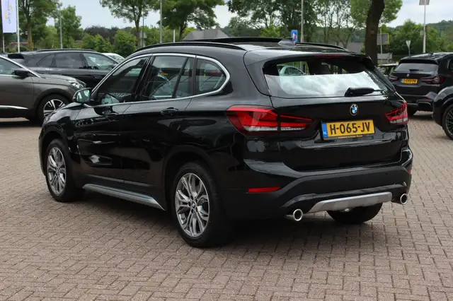 BMW X1 view 3