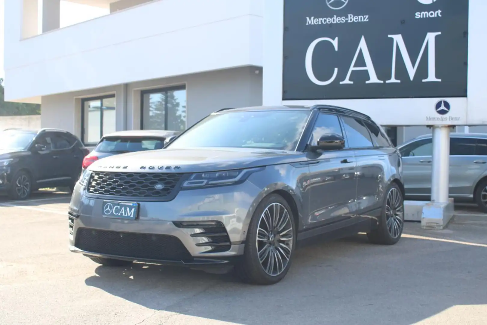 Land Rover Range Rover Velar 2.0D I4 240 CV SE R-Dynamic Grigio - 2
