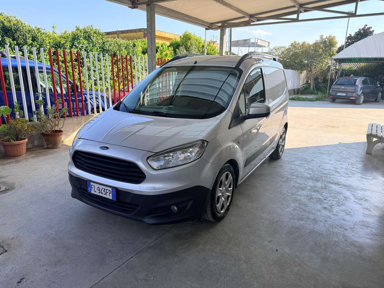 Ford Transit Courier Autocarro 1.5 Diesel 75cv IVATO