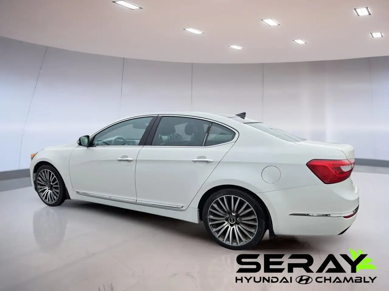 Kia Cadenza снимка Kia Cadenza