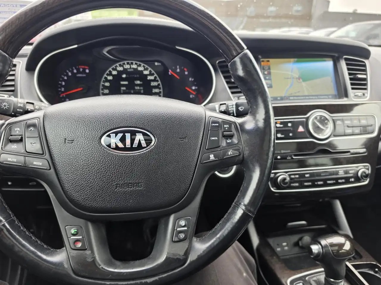 Kia Cadenza снимка Kia Cadenza