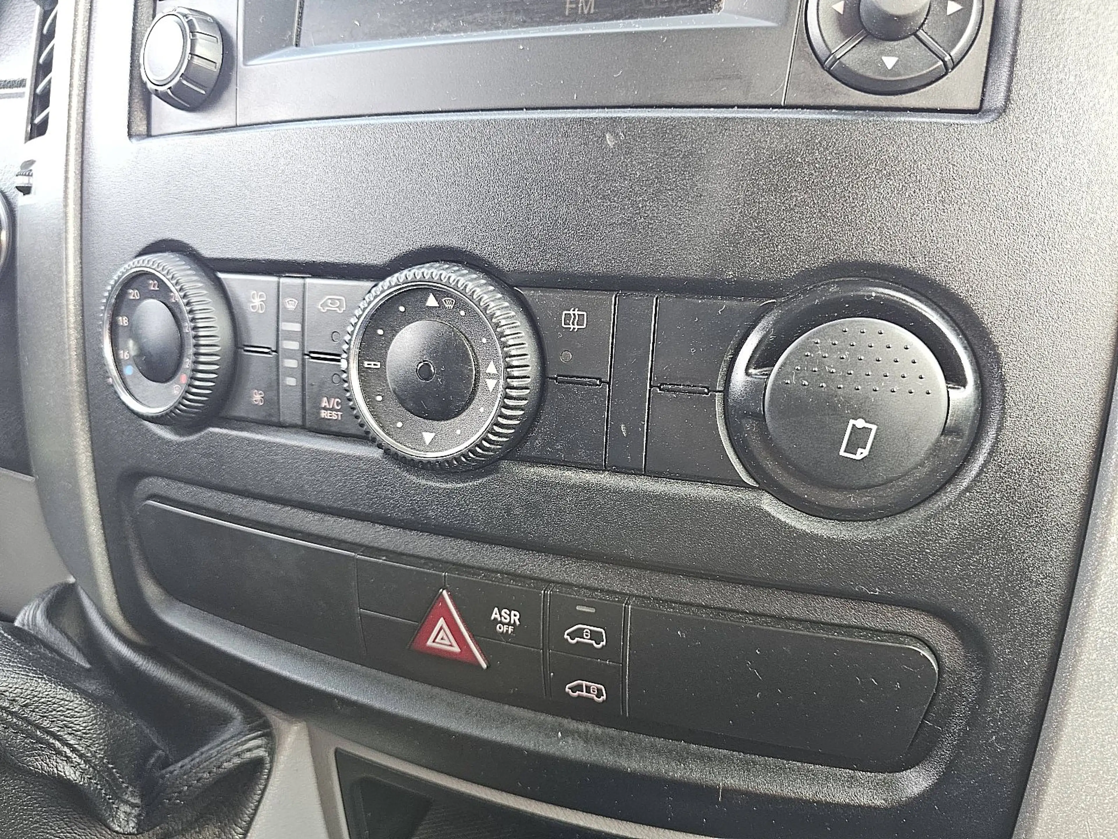 Volkswagen Crafter 35 2.0 — photo 10