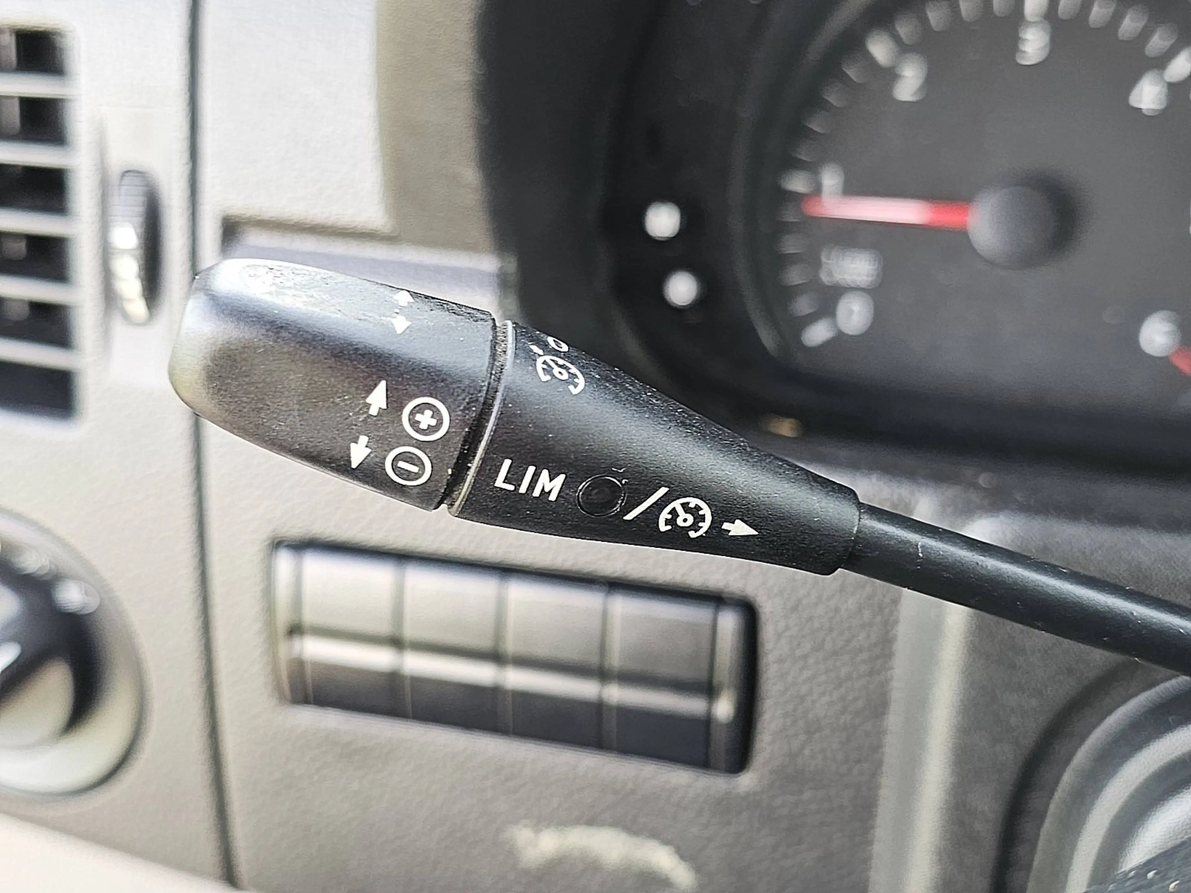 Volkswagen Crafter 35 2.0 — photo 12