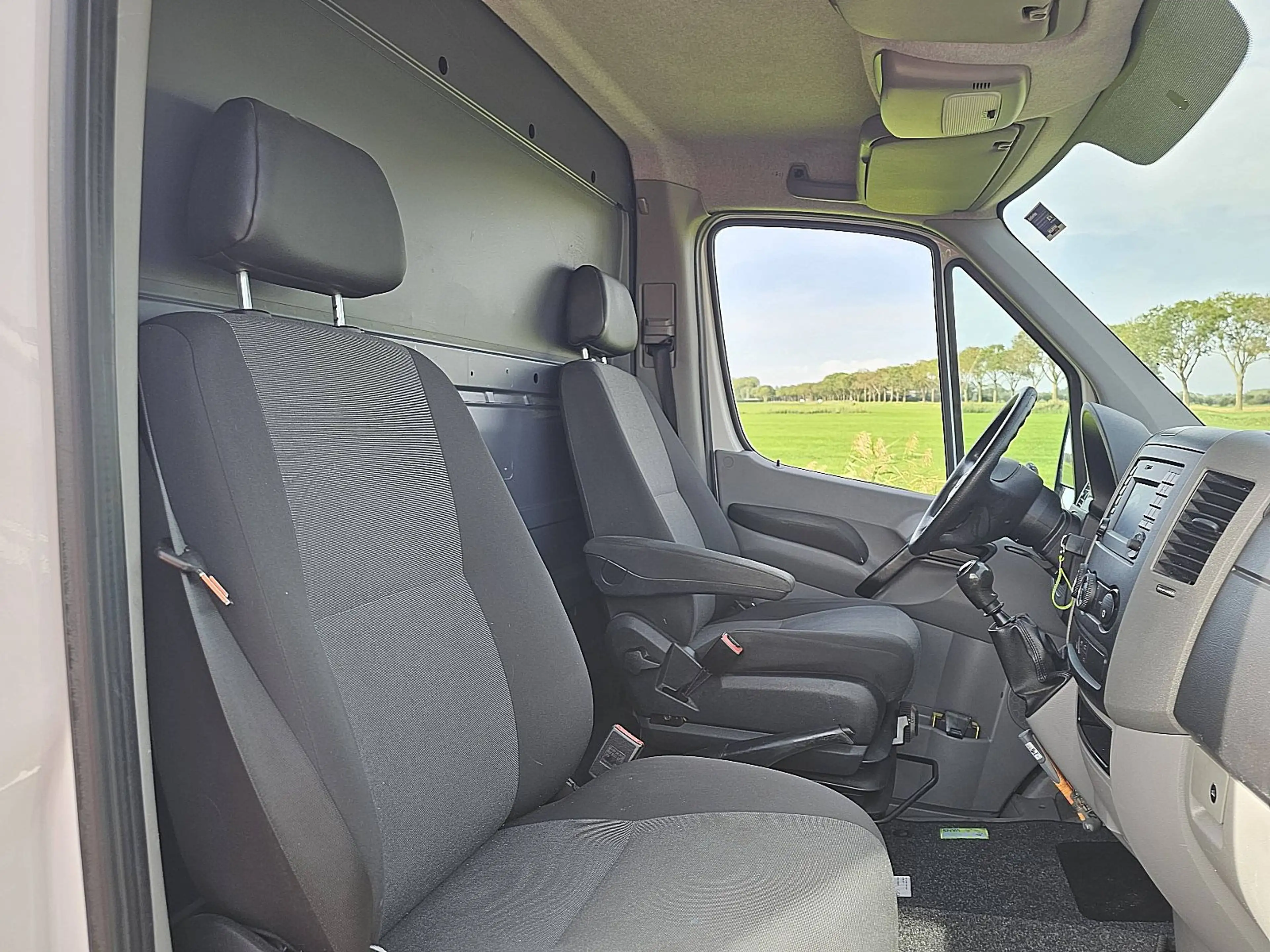 Volkswagen Crafter 35 2.0 — photo 7