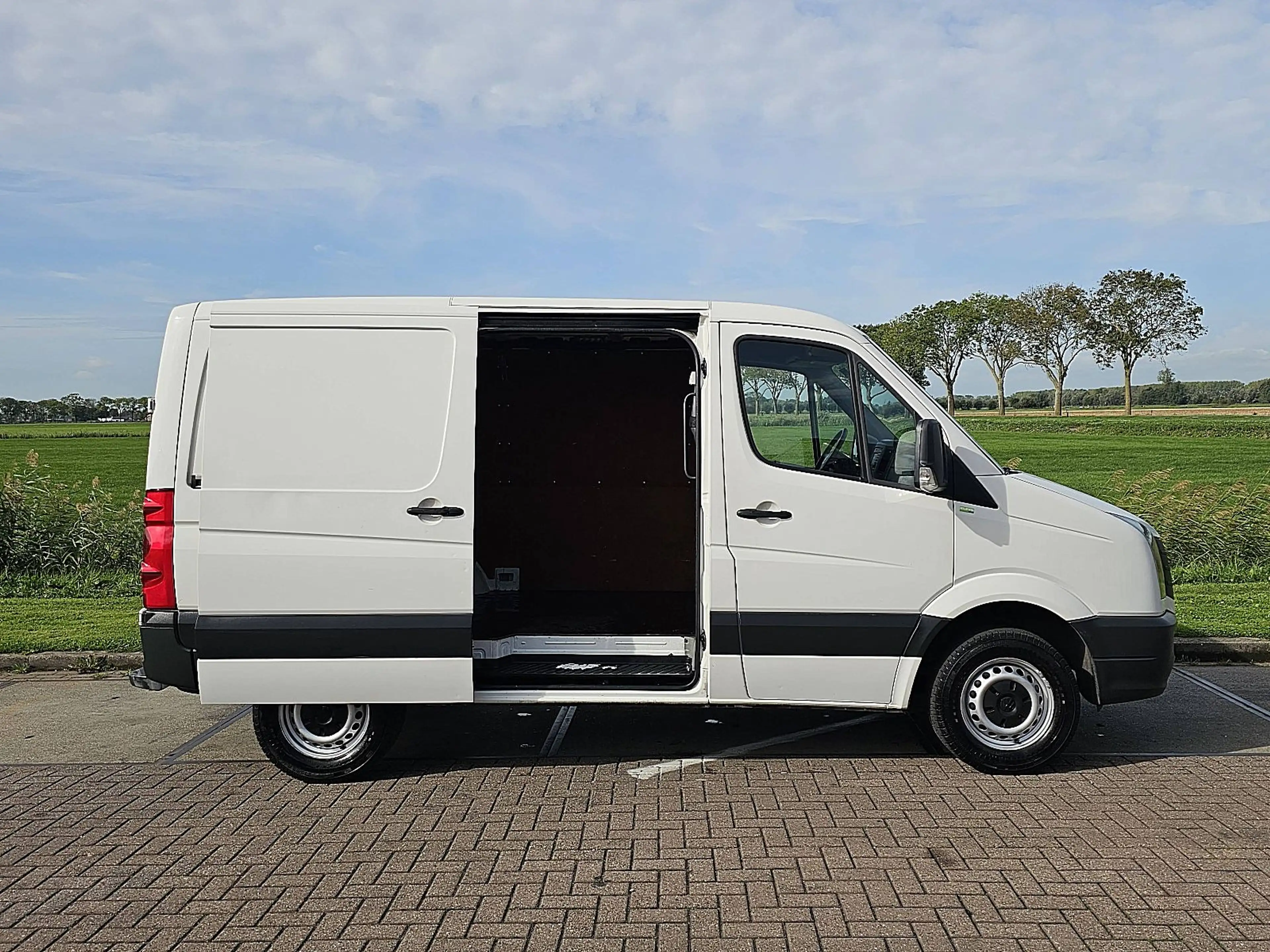 Volkswagen Crafter 35 2.0 — photo 14