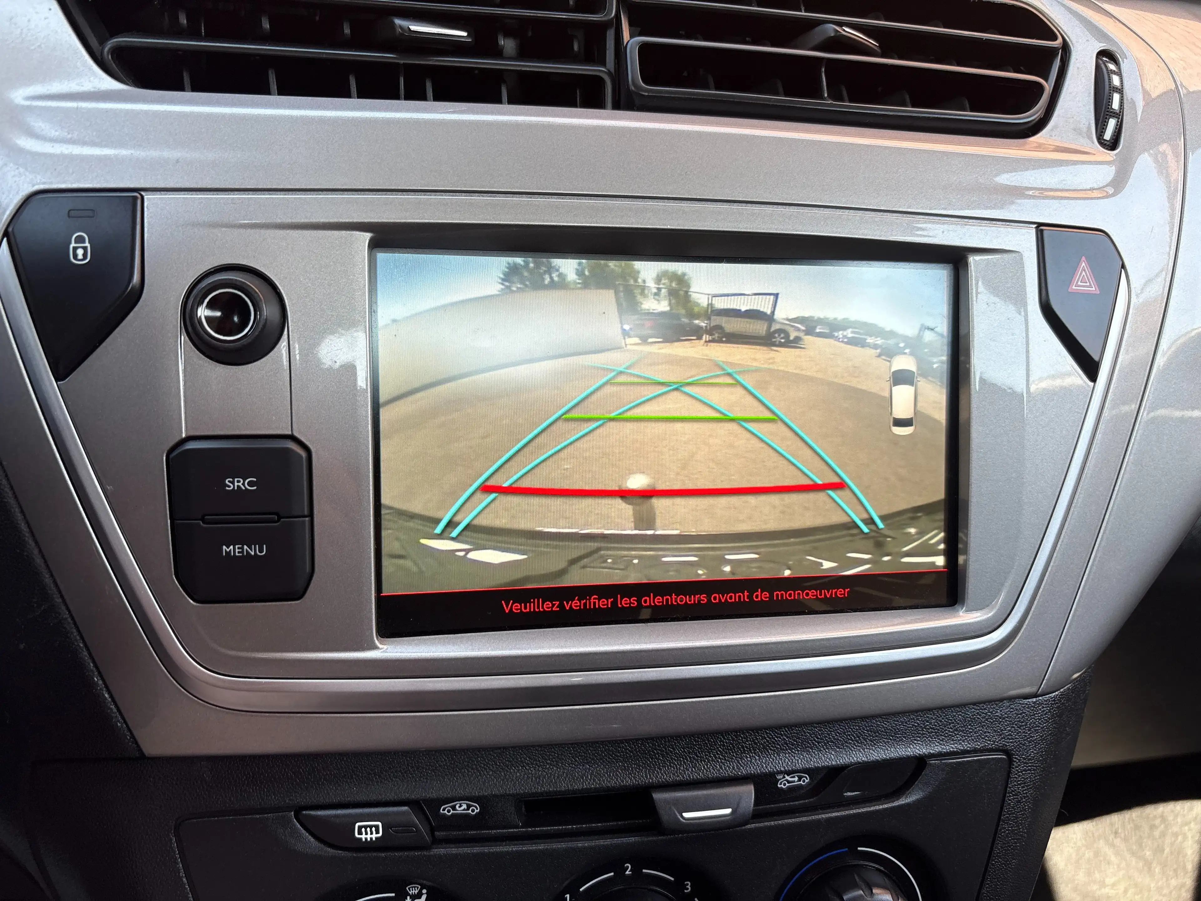 Citroen C-Elysée 1.2i*1er PROP*GPS*CAMERA*CAR-PLAY*PDC*ATTACHE REMORQUE* — photo 15