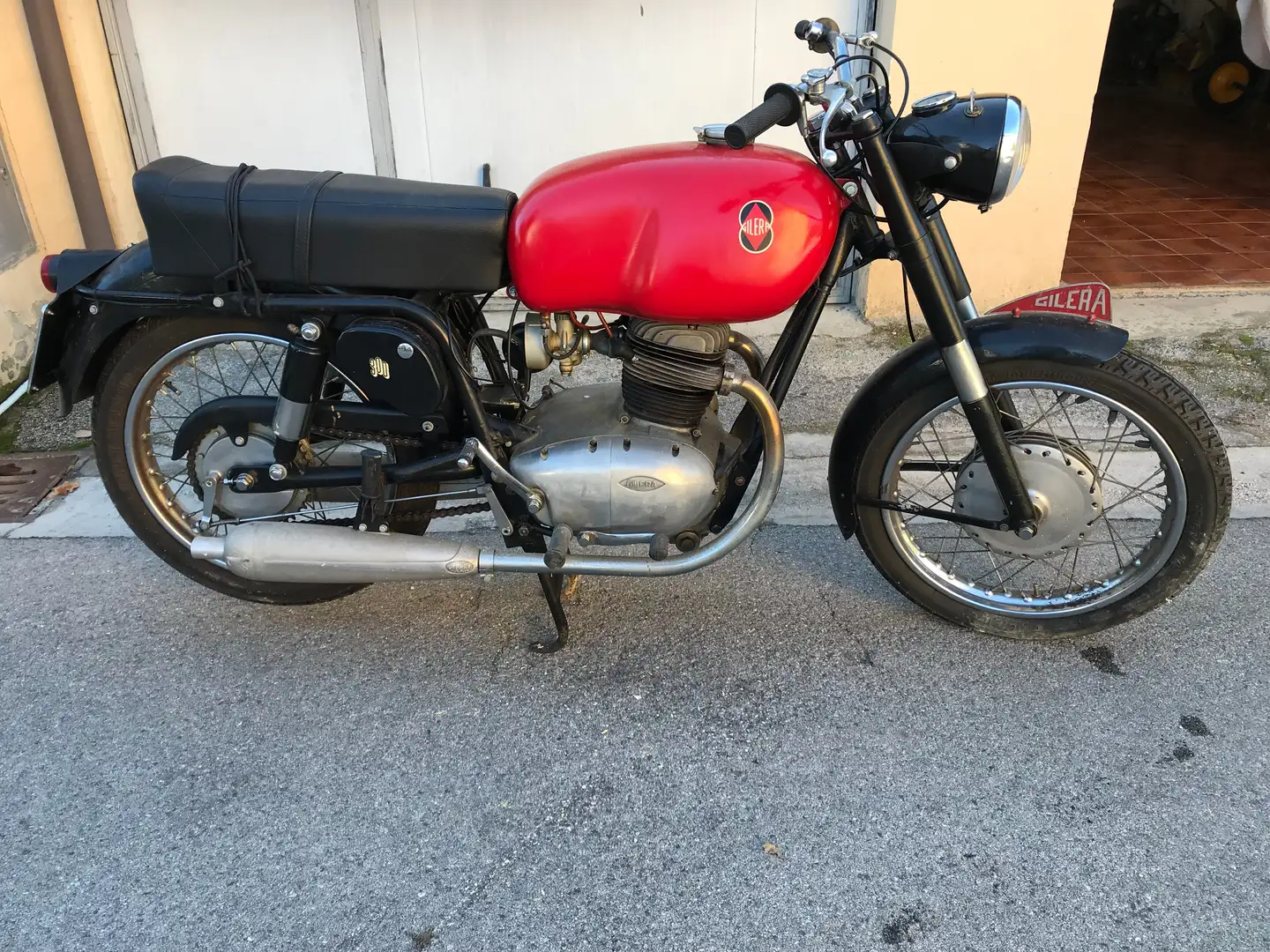 Gilera 300 B Rosso - 1
