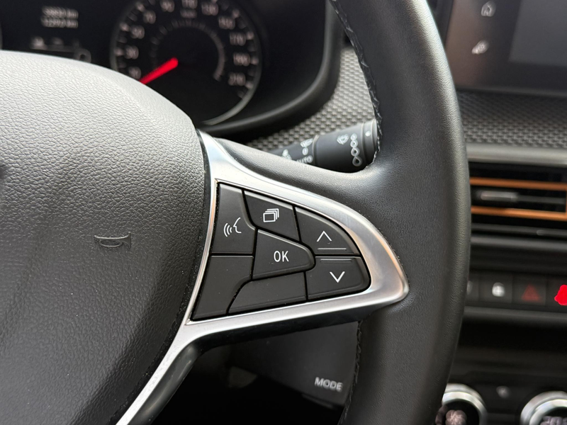 Dacia Sandero 1.0 TCe 90 Comfort | Key-less | Climate Control | — photo 18
