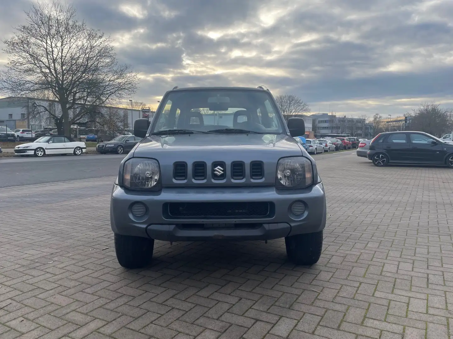 Suzuki Jimny Jimny Ranger 1.3 AHK *Klima* Grau - 2