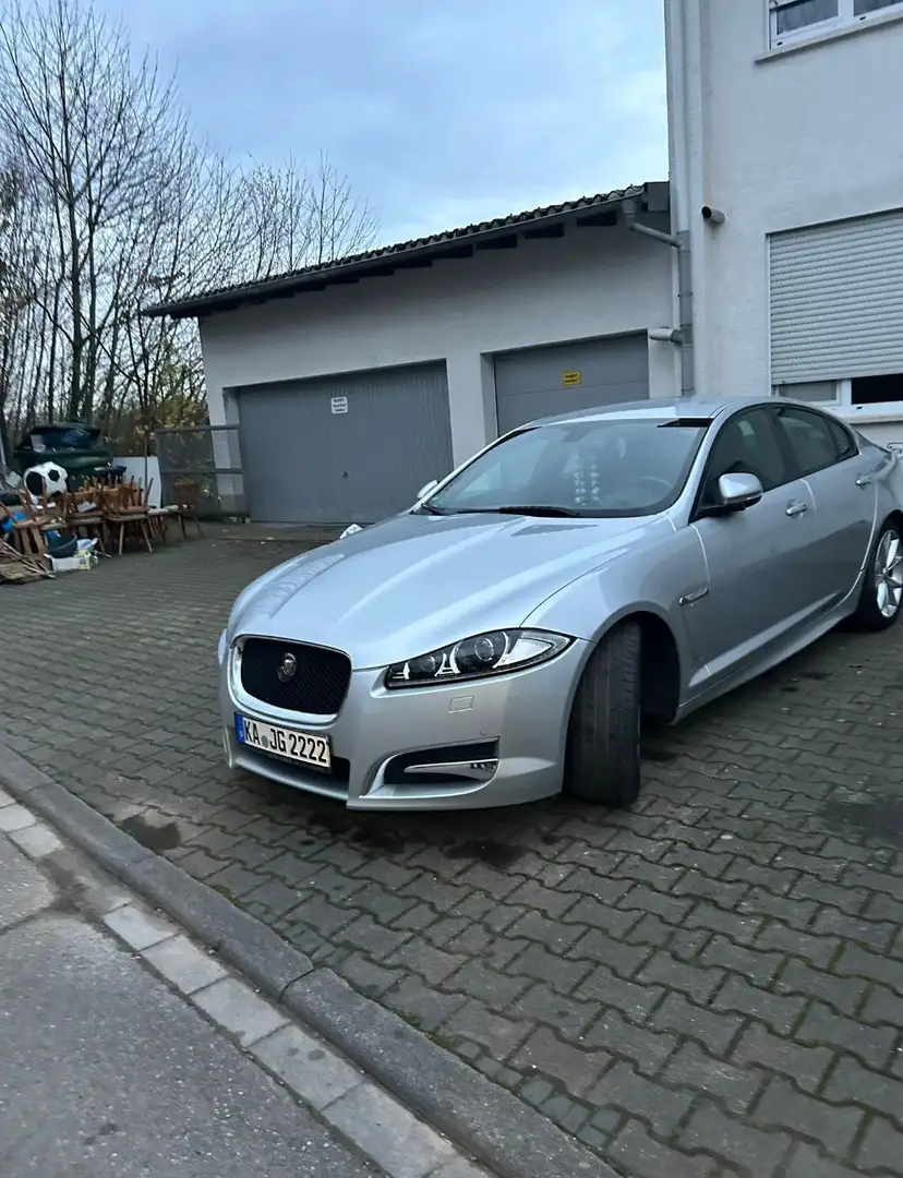 Jaguar XF 3.0 V6 Diesel Silber - 2