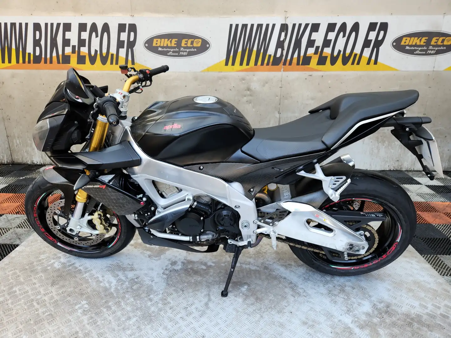 Aprilia Tuono Gris - 2