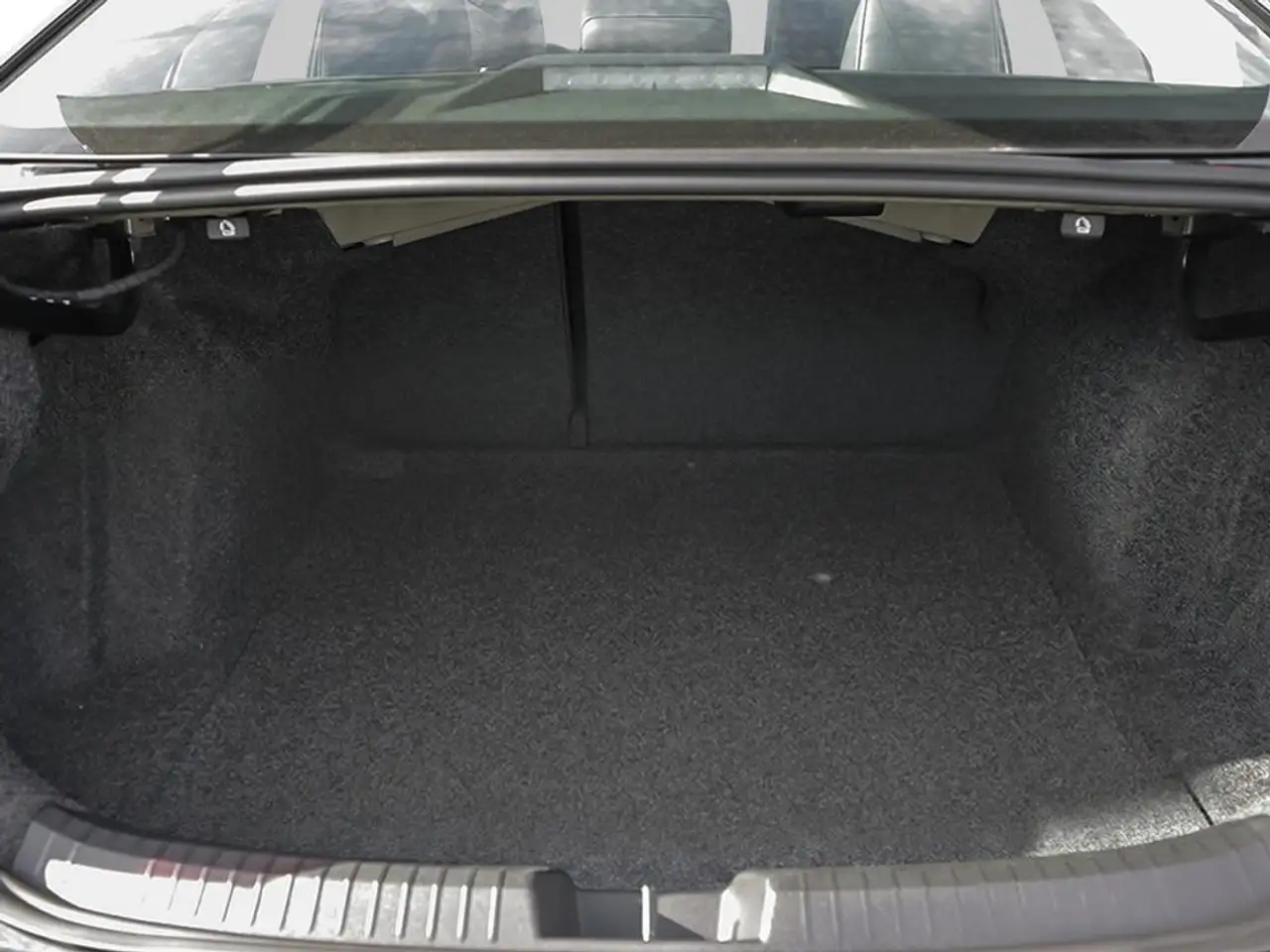 Volkswagen Jetta снимка Volkswagen Jetta