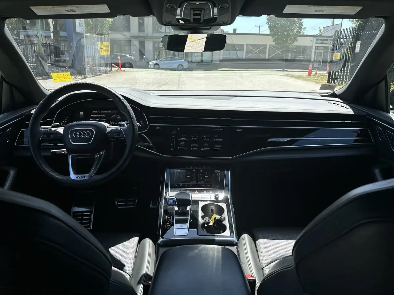 Audi RS Q8 photo Audi RS Q8