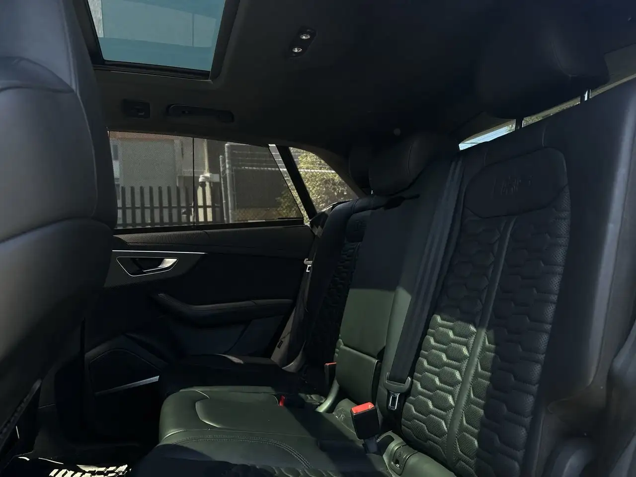 Audi RS Q8 photo Audi RS Q8