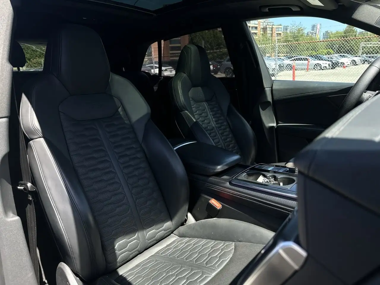 Audi RS Q8 photo Audi RS Q8