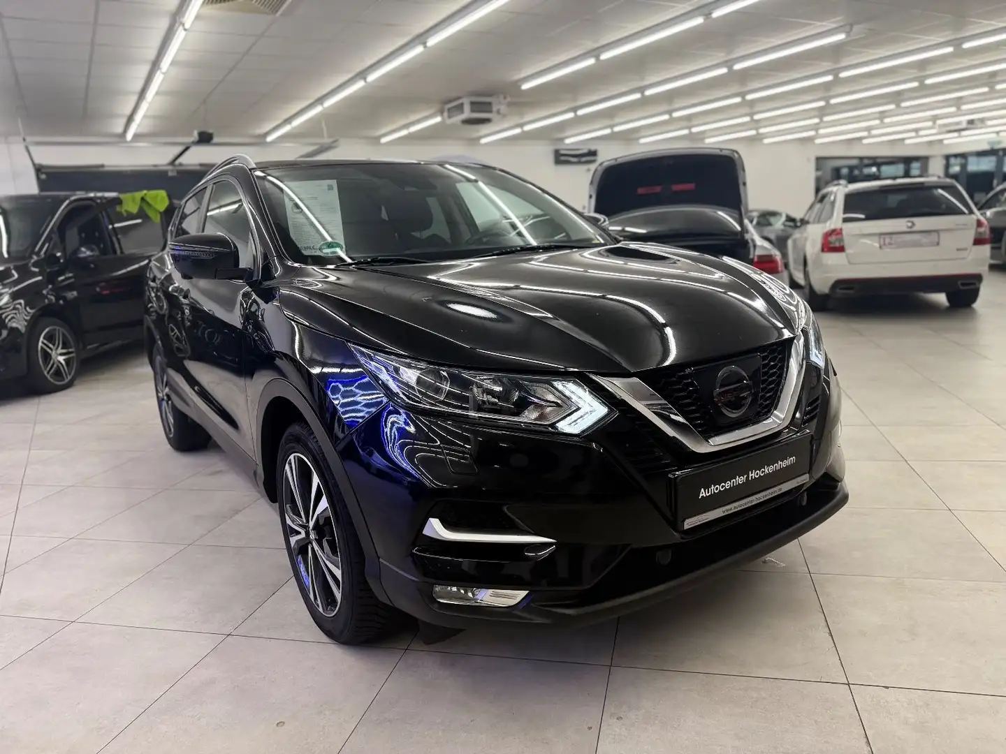 Nissan Qashqai N-Connecta / 2. Vorbesitzer/360 Grad Cam Noir - 1