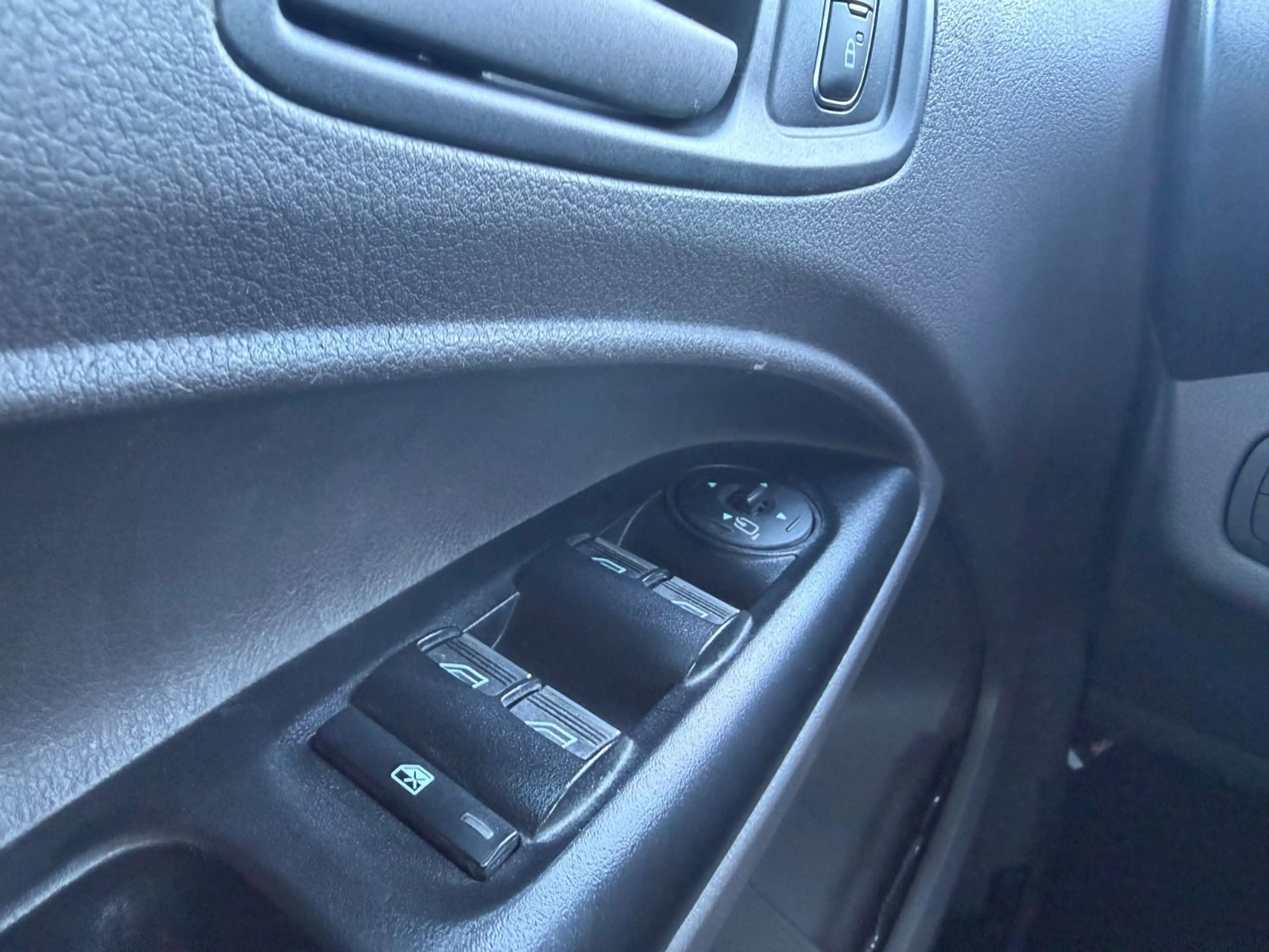 Ford Tourneo Connect Rollstuhllift Behindertengerecht — photo 14