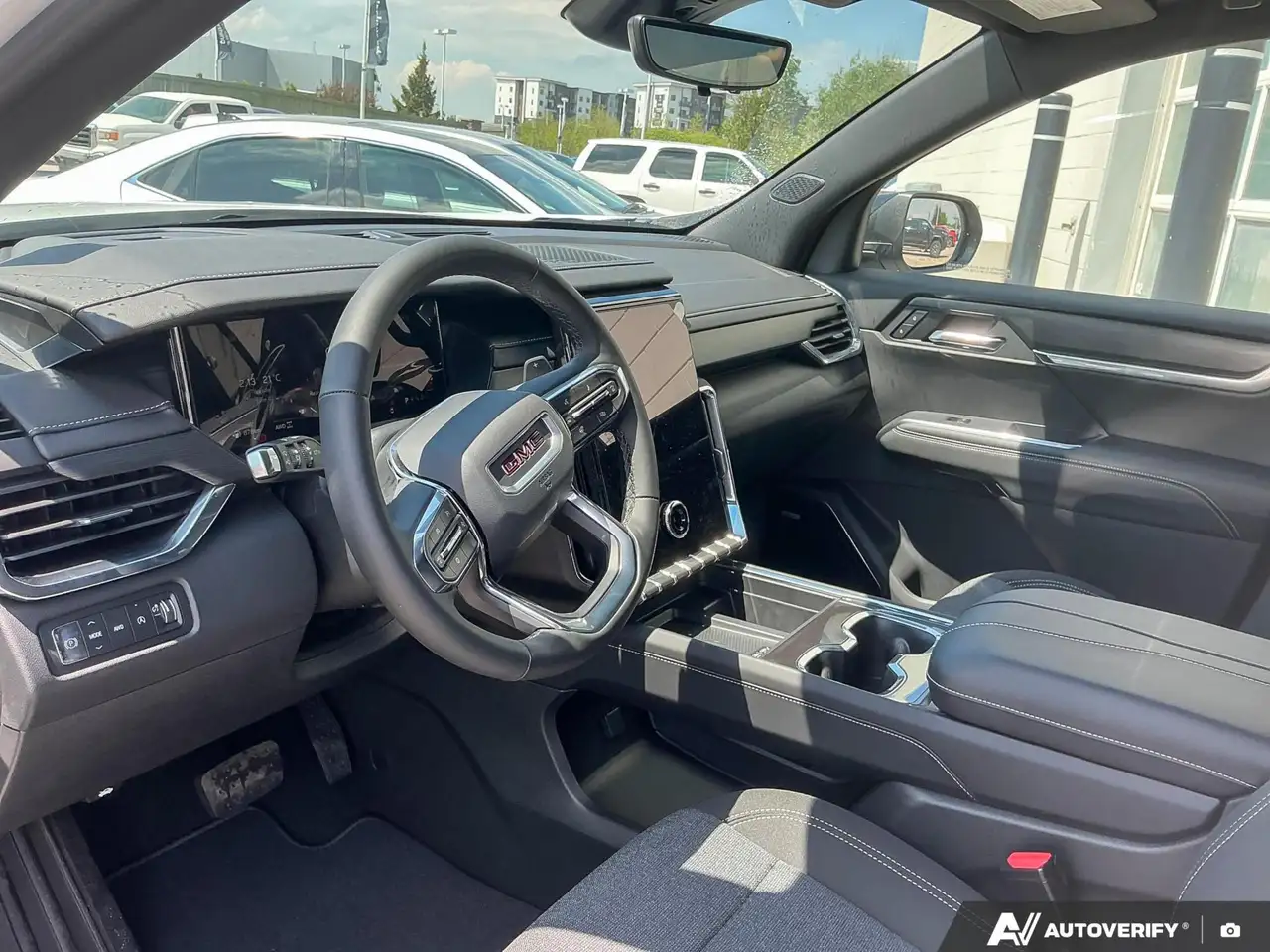 GMC Acadia снимка GMC Acadia