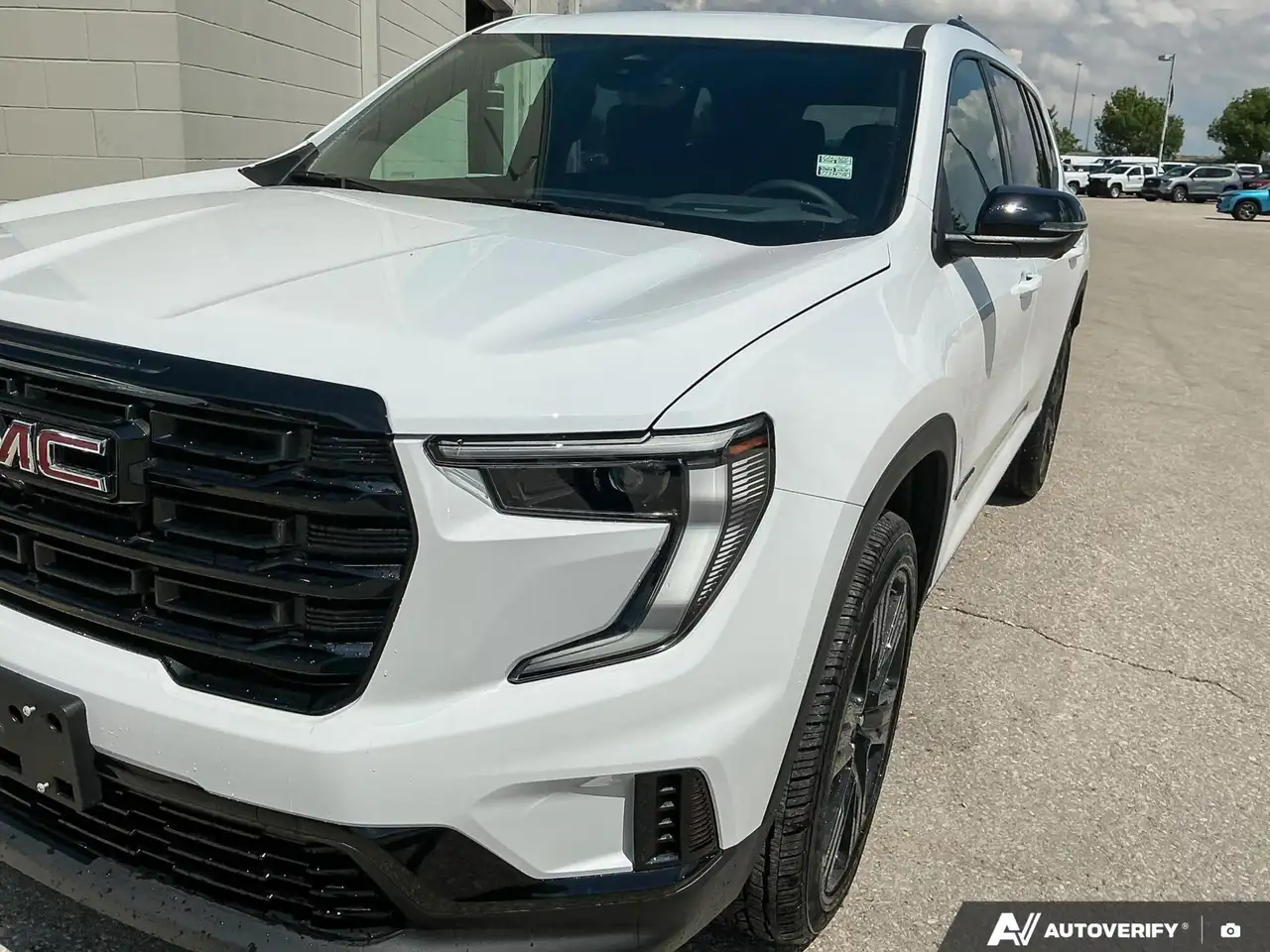GMC Acadia снимка GMC Acadia