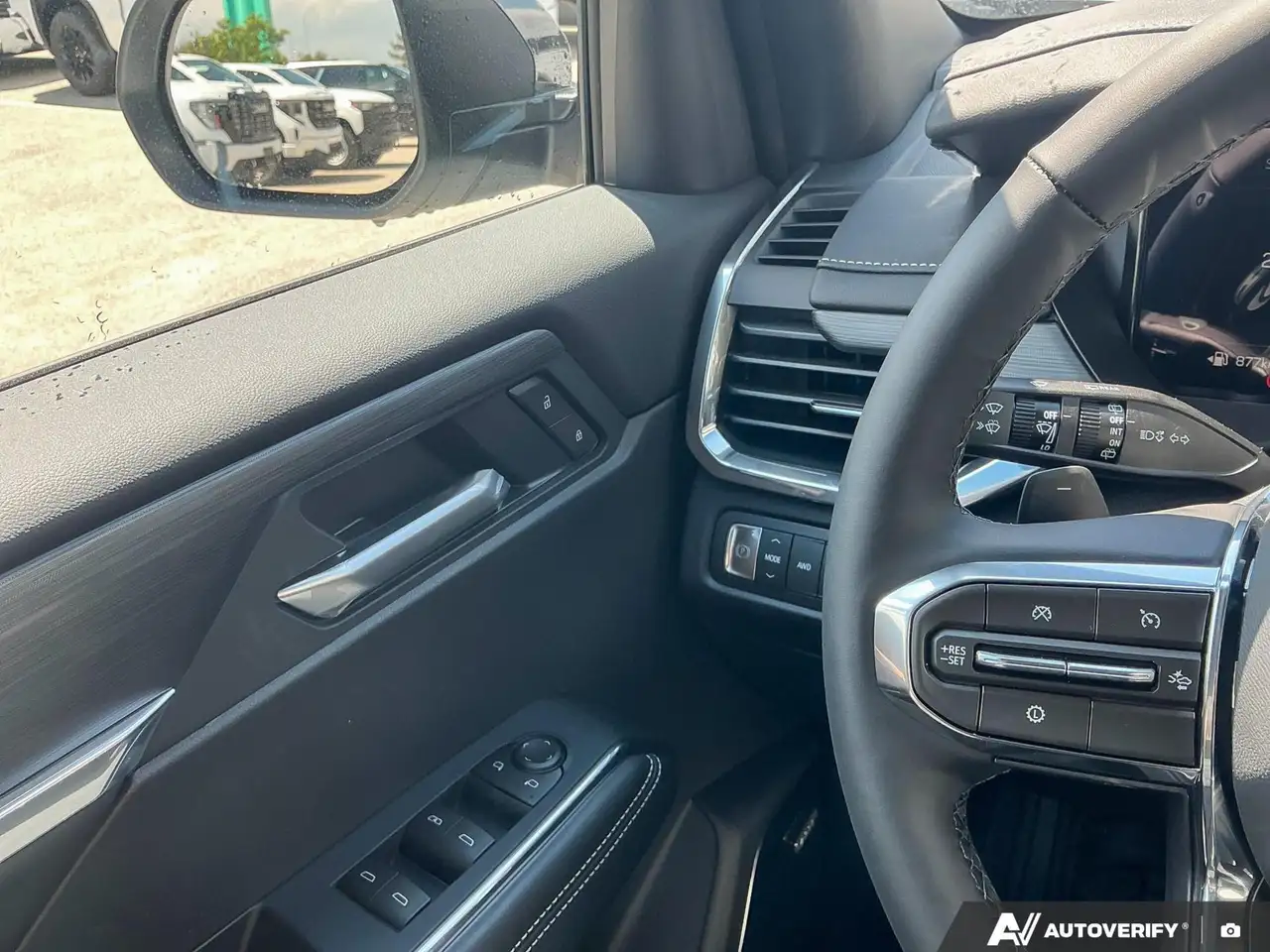 GMC Acadia снимка GMC Acadia