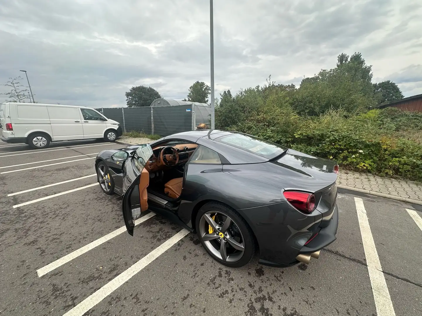 Ferrari Portofino Grau - 2