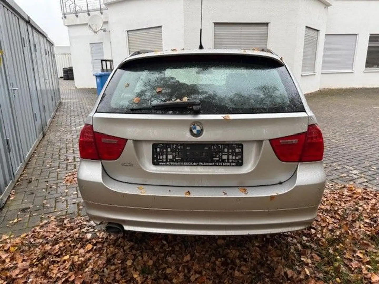 BMW 320 3 Touring 320d Automatik Silber - 2