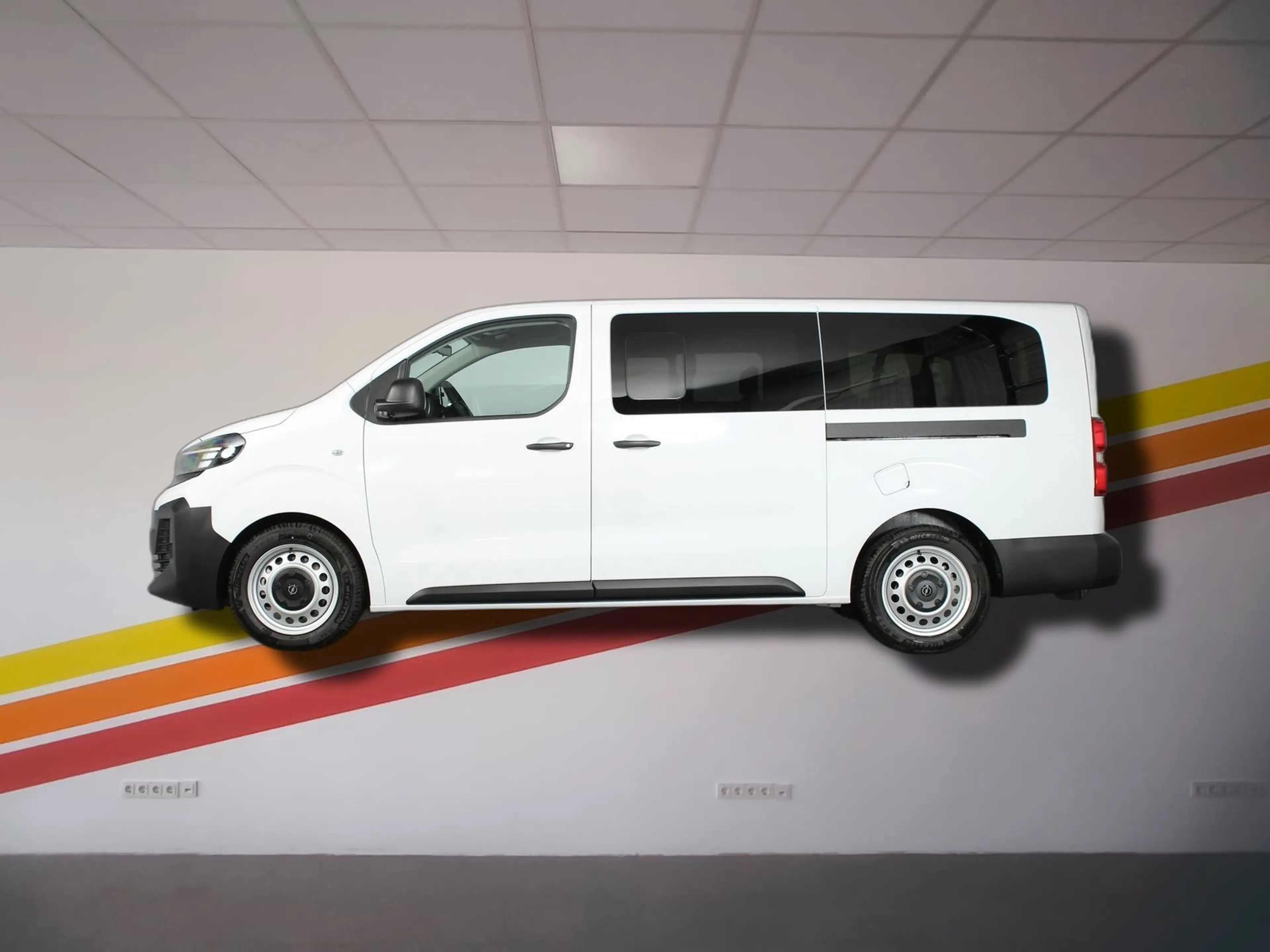 Opel Vivaro XL 2.2 Diesel 8-Gang-Automatikgetriebe Automatik — photo 2