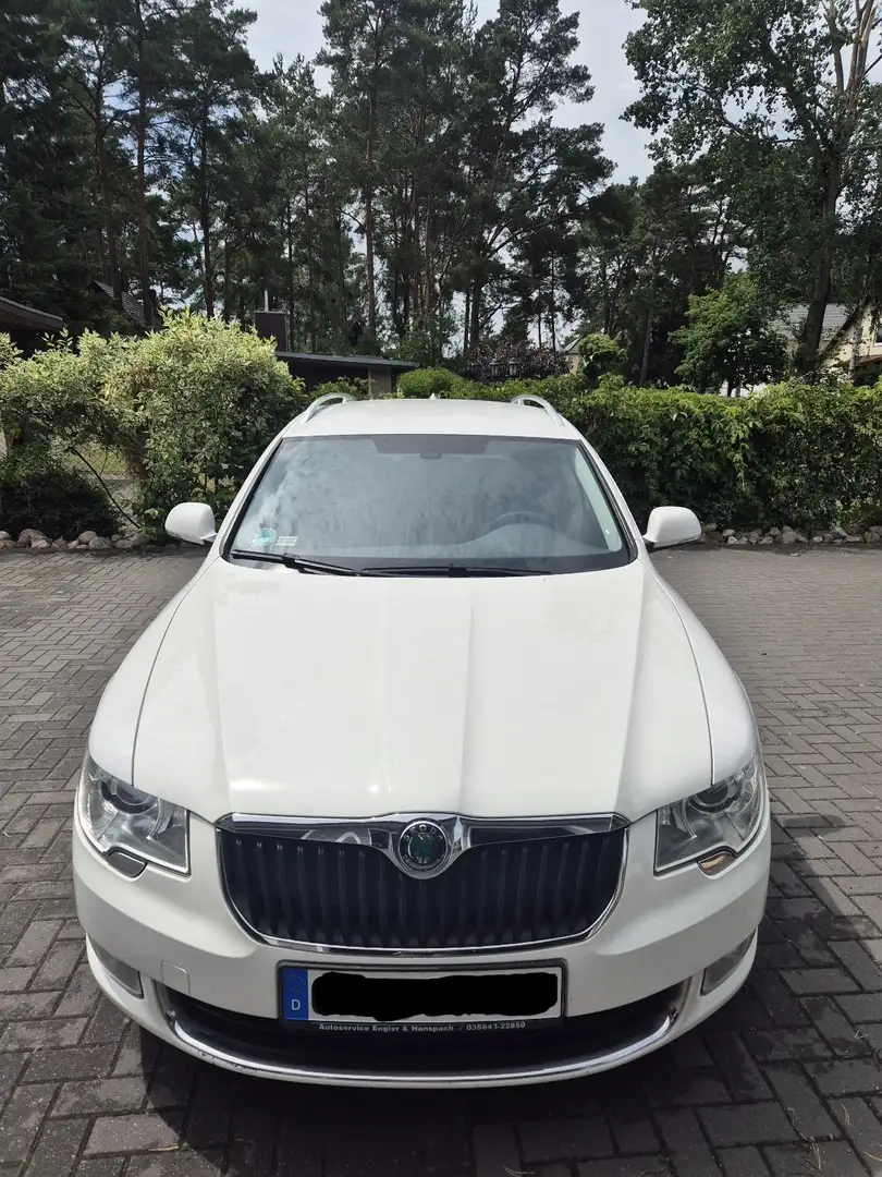 Skoda Superb Combi 1.4 TSI FAMILY Weiß - 2