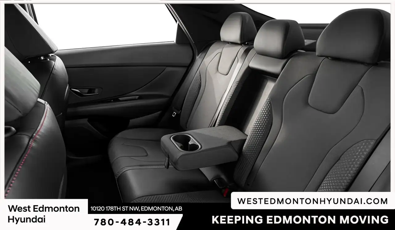 Hyundai ELANTRA photo Hyundai ELANTRA