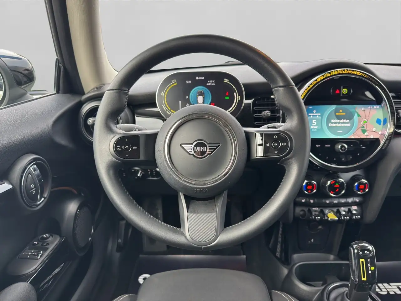 MINI Cooper SE 3-Türer Essential Trim PDC hinten DrivingAssist 21