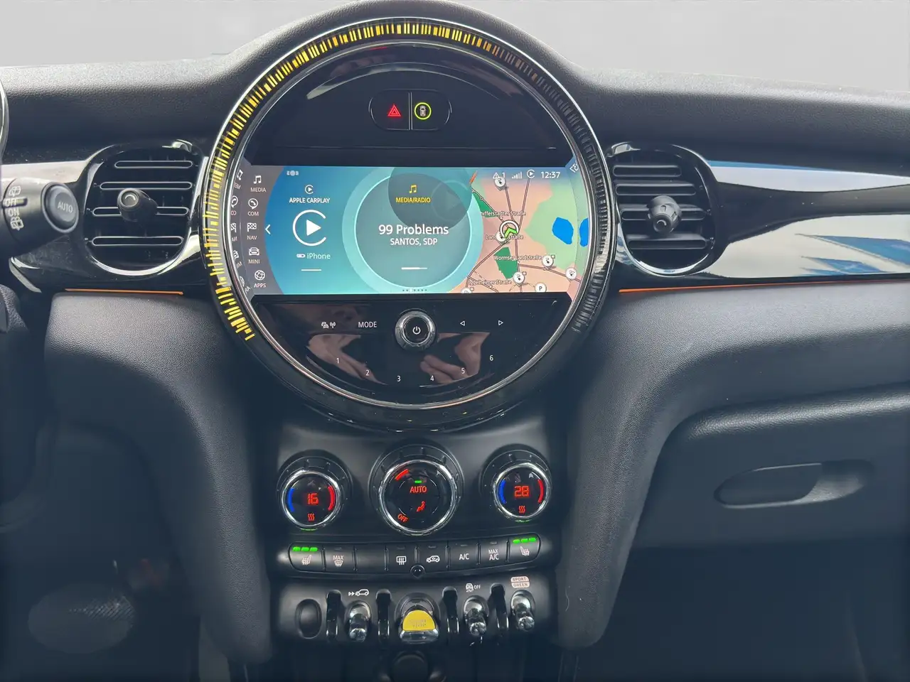 MINI Cooper SE 3-Türer Essential Trim PDC hinten DrivingAssist 26