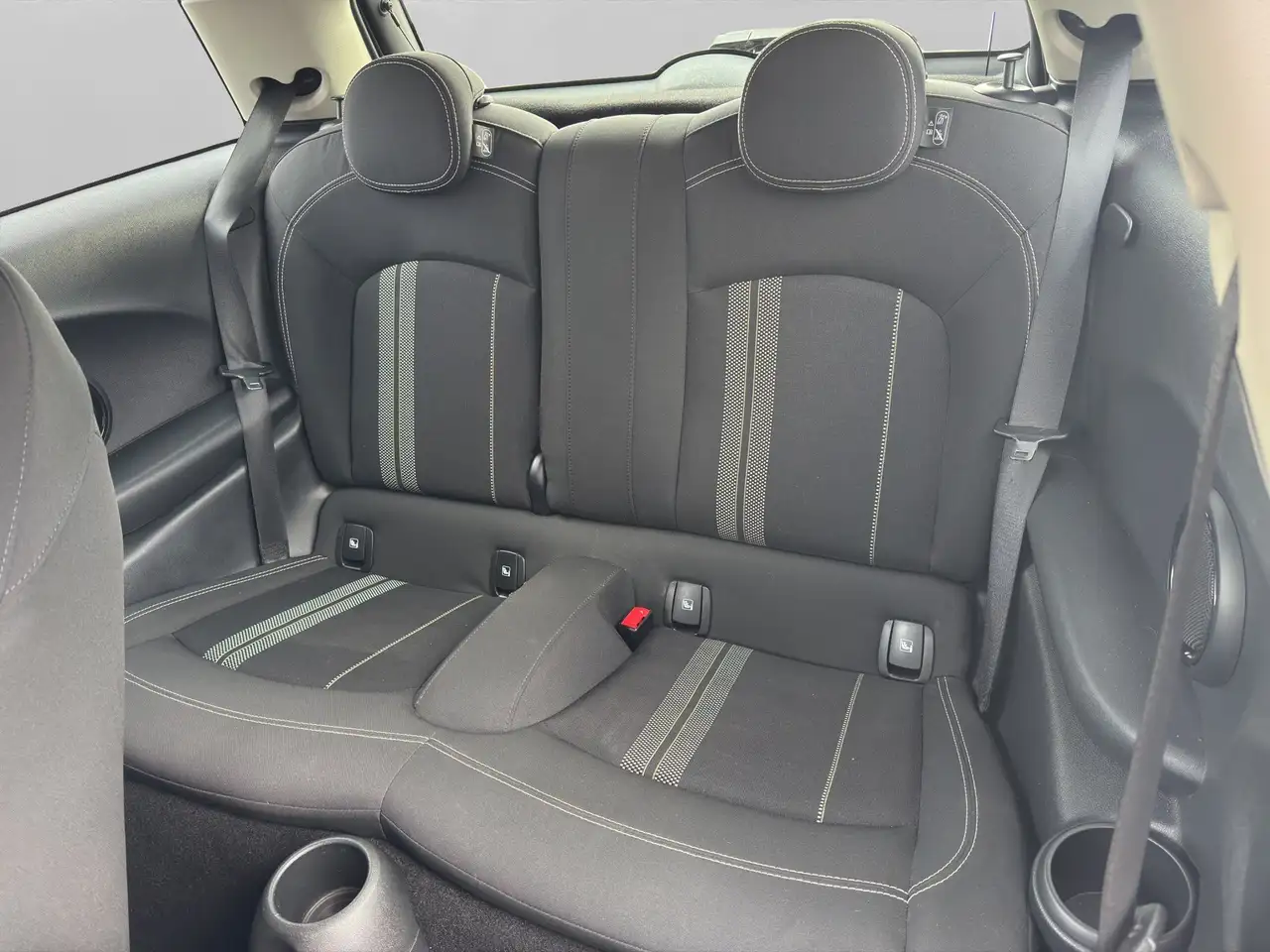 MINI Cooper SE 3-Türer Essential Trim PDC hinten DrivingAssist 30