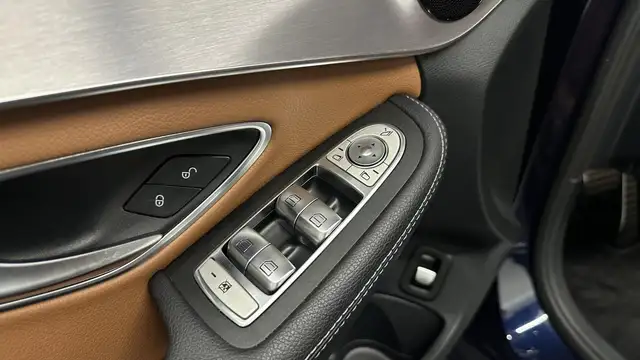 Mercedes-Benz C Class view 30