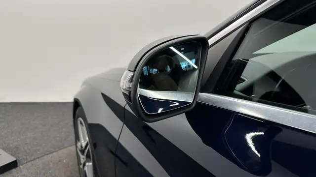Mercedes-Benz C Class view 17