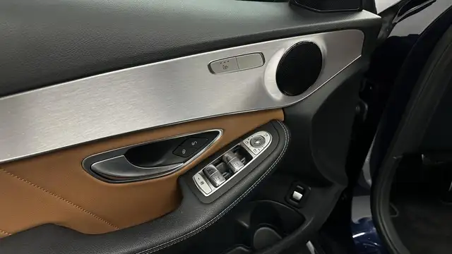 Mercedes-Benz C Class view 29