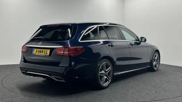 Mercedes-Benz C Class view 2