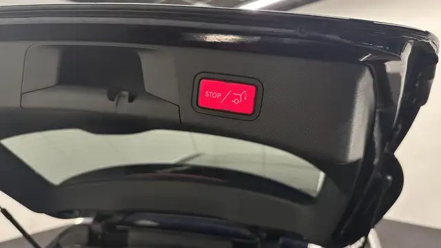 Mercedes-Benz C Class view 9
