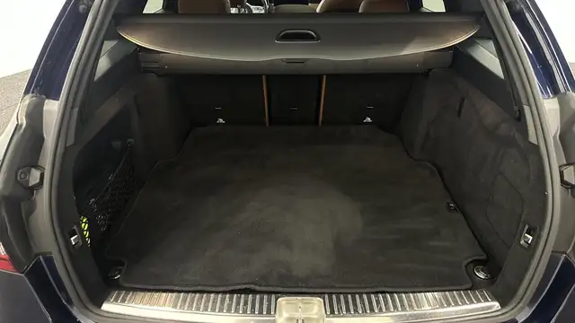 Mercedes-Benz C Class view 7