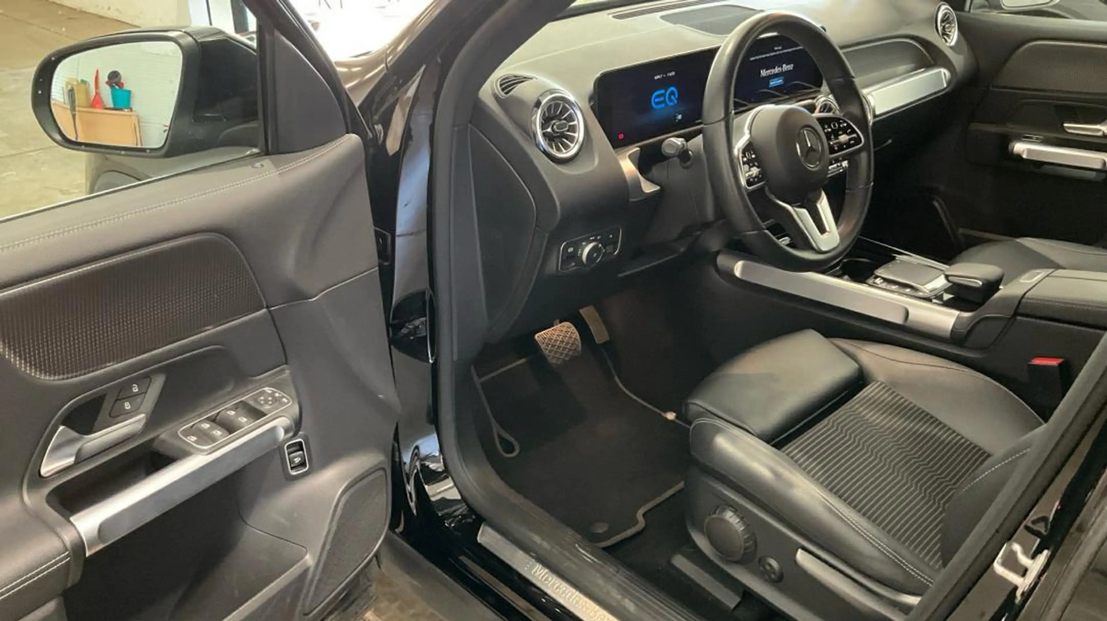 Mercedes-Benz EQB 300 4M Progressive|7-S|Kam|Temp|HP-LED|18" — photo 6