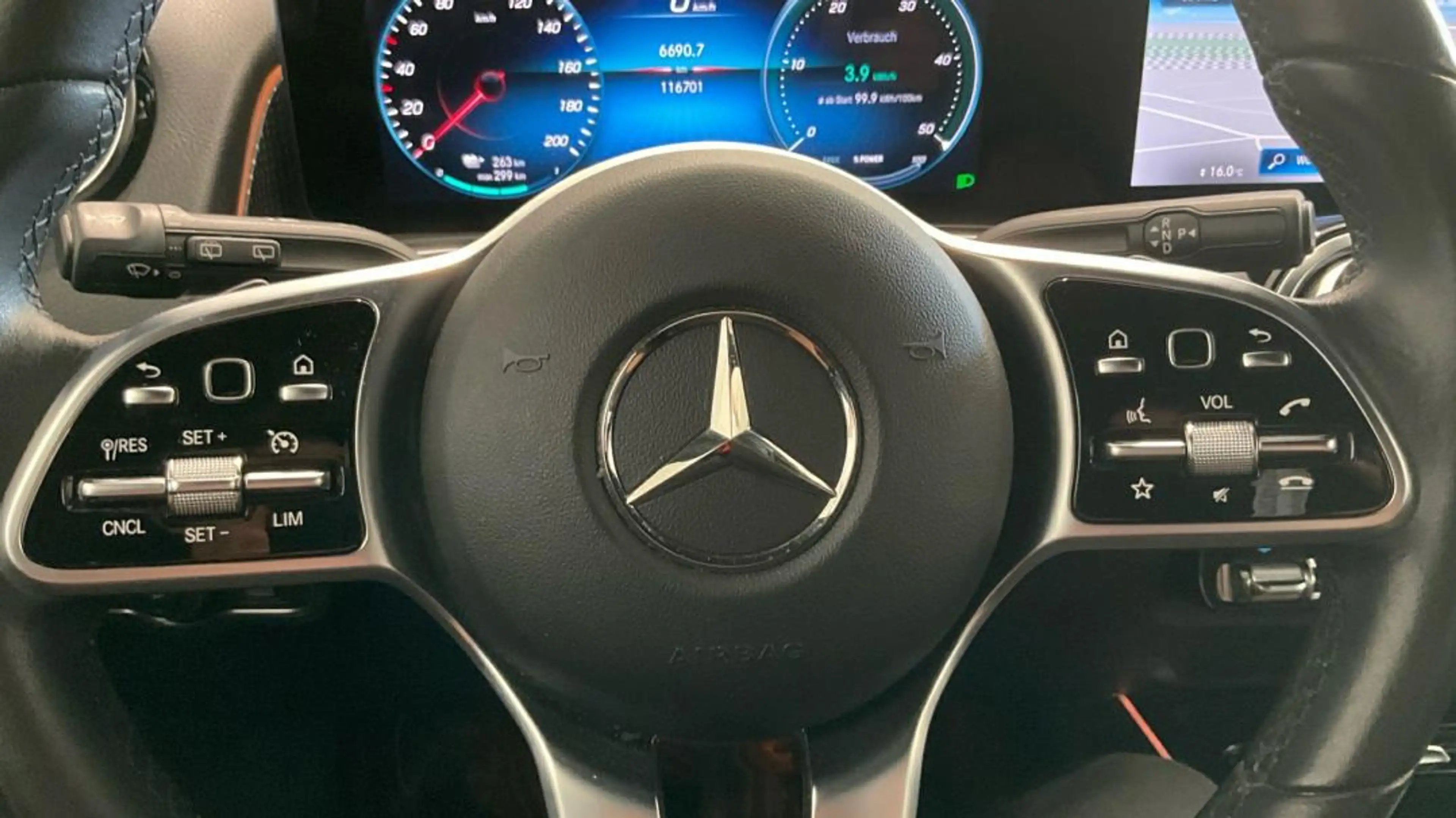 Mercedes-Benz EQB 300 4M Progressive|7-S|Kam|Temp|HP-LED|18" — photo 8