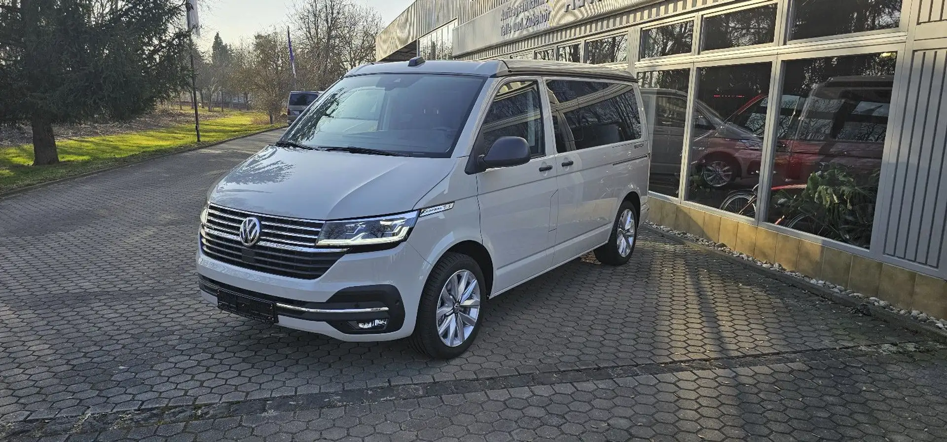 Volkswagen T6 California T6.1 California Beach Tour 2.0 TDI 204 PS DSG 4M Gris - 2
